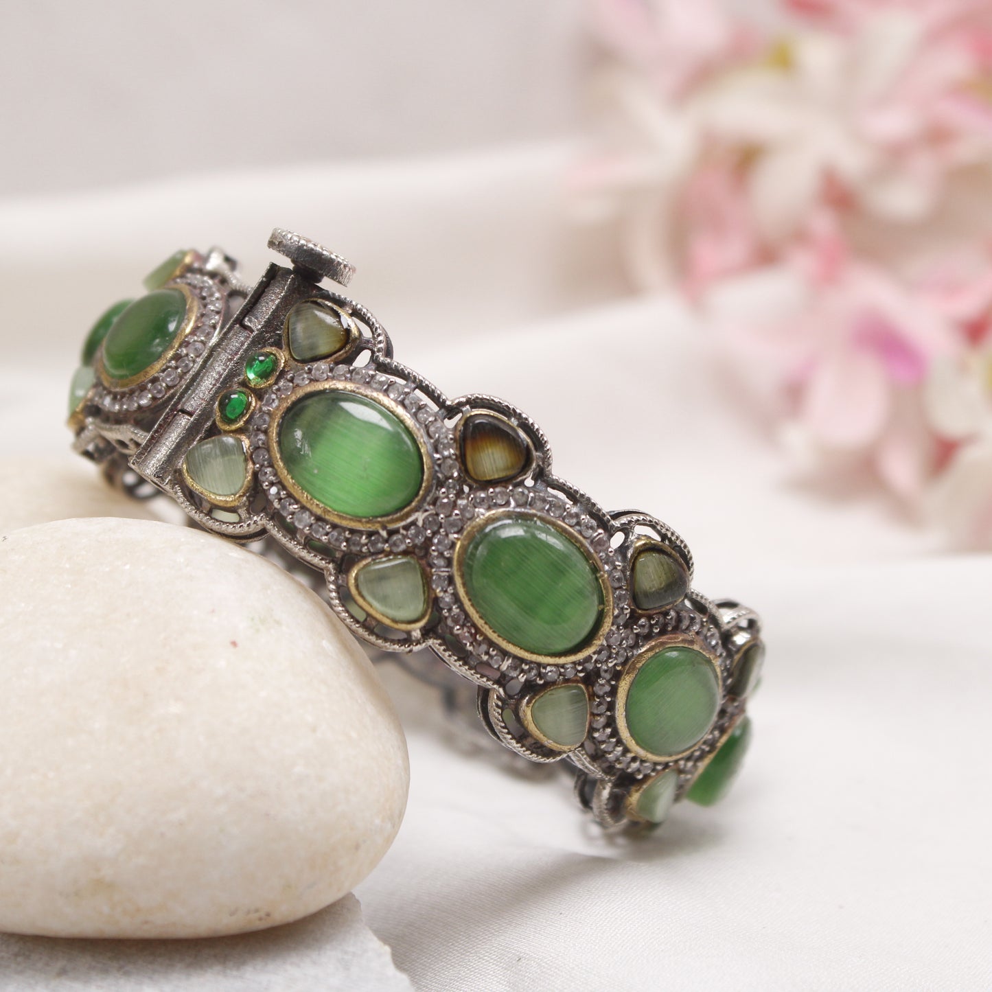 Premium Antique Victorian Green Stone Single Kada