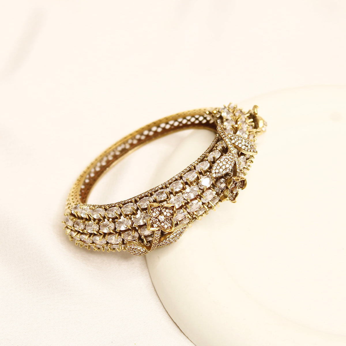 Champagne Crystal Leaf Motif Layered Kada – additional product view