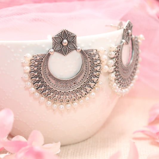 AALAM CHANDBALI WITH PEARLS EARRING