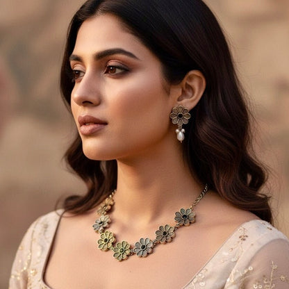 AARYA DUAL TONE NECKLACE SET-BLACK