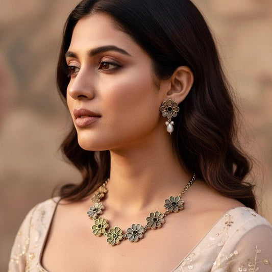 AARYA DUAL TONE NECKLACE SET-BLACK