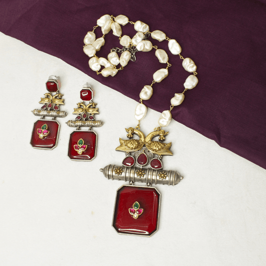 ANTIQUE GOLD - PLATED RED STONE NECKLACE SET WITH PEARLS - ETHNIC JEWELRY