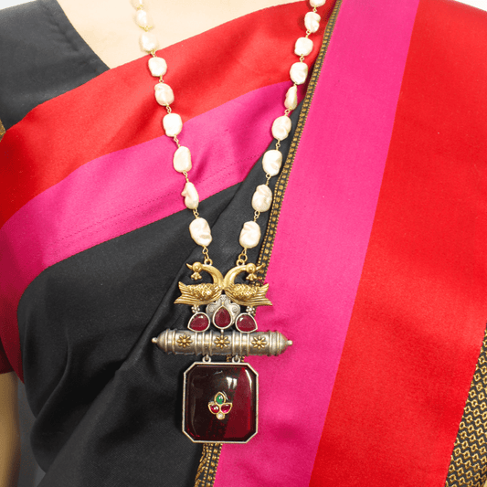 ANTIQUE GOLD - PLATED RED STONE NECKLACE SET WITH PEARLS - ETHNIC JEWELRY