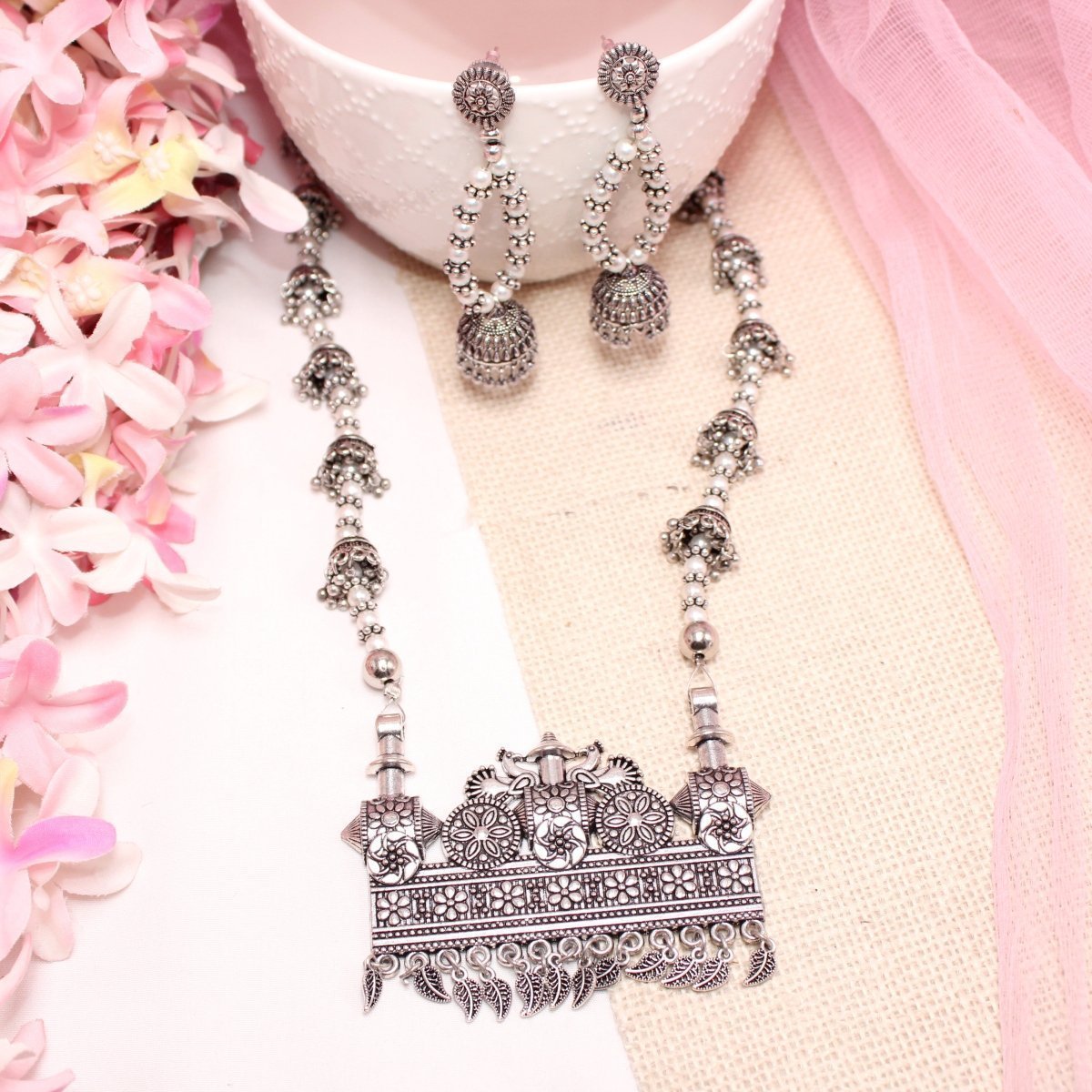 BANJARA PENDANT SET-JHUMKI PATTERN-RECTANGULAR PATTERN-WHITE