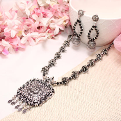 BANJARA PENDANT SET-JHUMKI PATTERN-SQUARE-BLACK