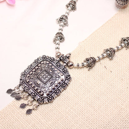BANJARA PENDANT SET-JHUMKI PATTERN-SQUARE-WHITE