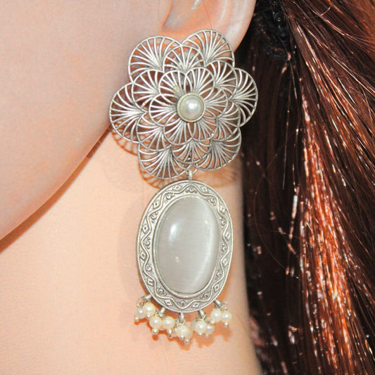 BIG FLOWER JAALI WITH MONALISA STONE EARRING - GREY
