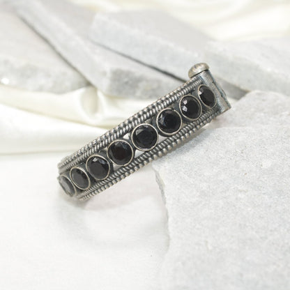 BIG ROUND MULTI STONE KADA-BLACK