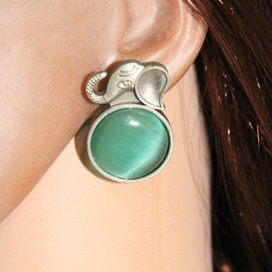 BIG STONE ELEPHANT STUD - MINT