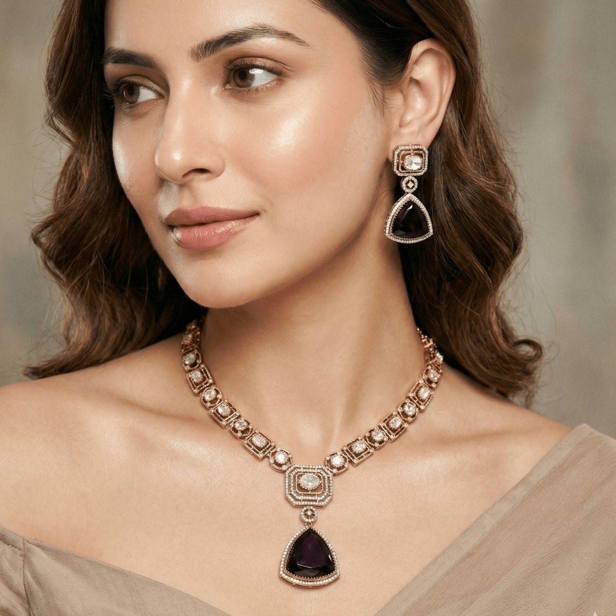 Black Stone Heritage Necklace with Matching Earrings