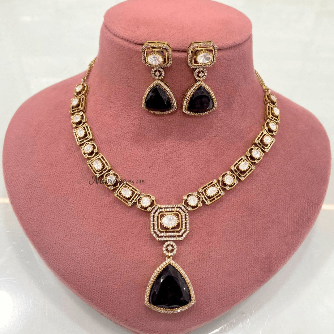 Black Stone Heritage Necklace with Matching Earrings