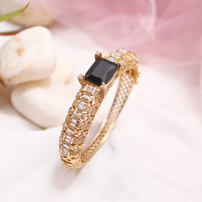 Black Stone Openable Bracelet – Luxury Gold Finish Kada