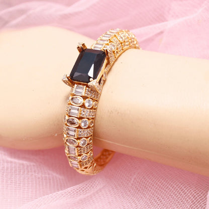 Black Stone Openable Bracelet – Luxury Gold Finish Kada
