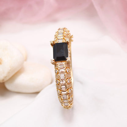 Black Stone Openable Bracelet – Luxury Gold Finish Kada