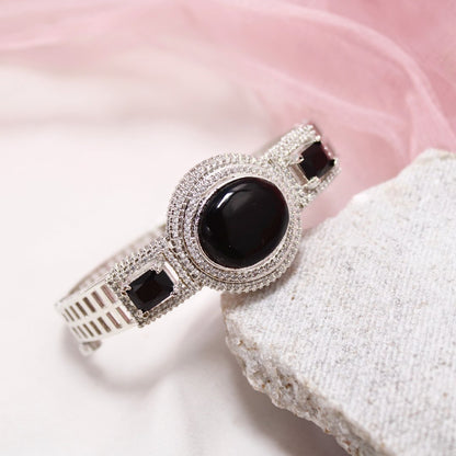 Black Stone Openable Kada – Silver Finish Luxury Bracelet