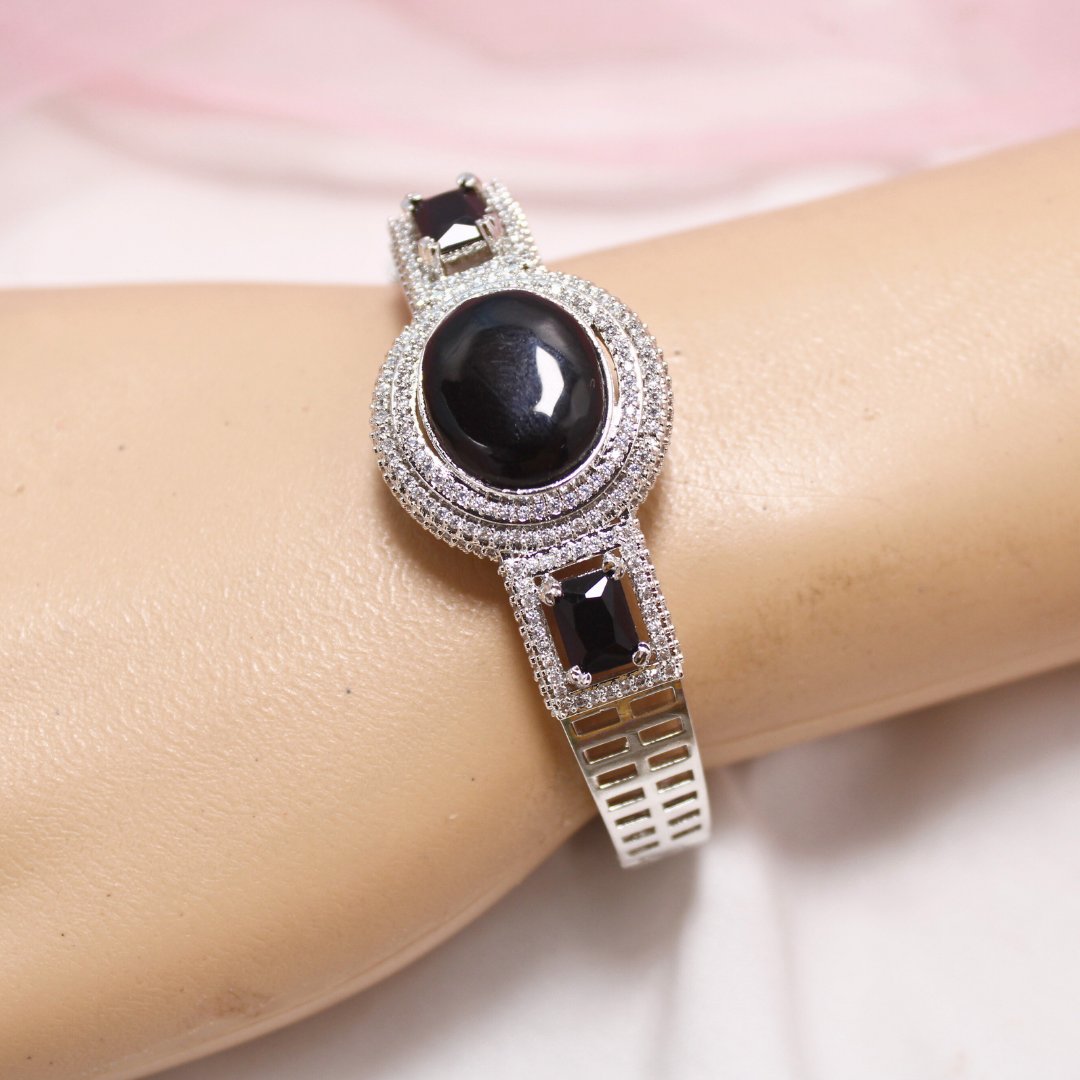 Black Stone Openable Kada – Silver Finish Luxury Bracelet