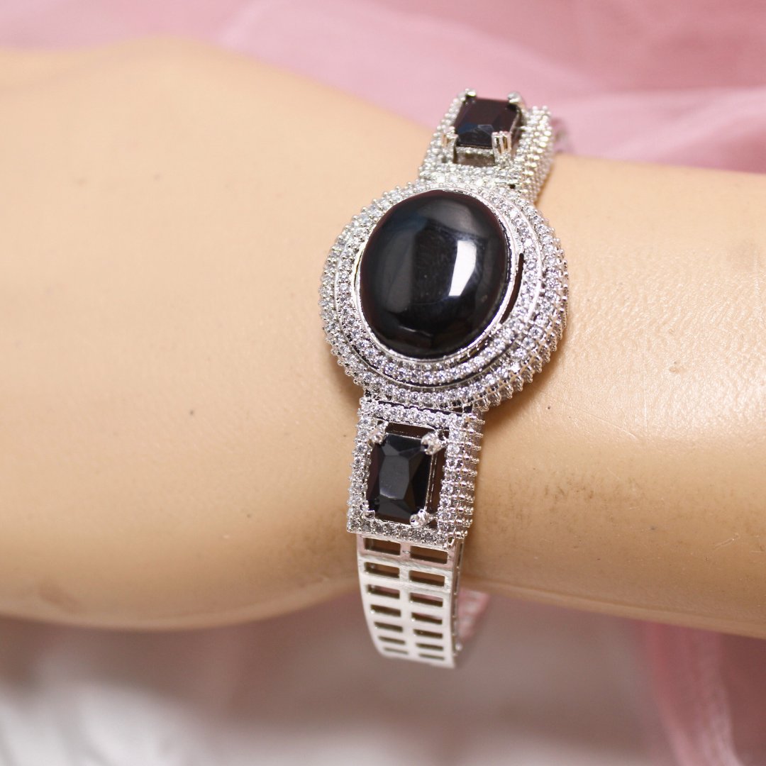 Black Stone Openable Kada – Silver Finish Luxury Bracelet