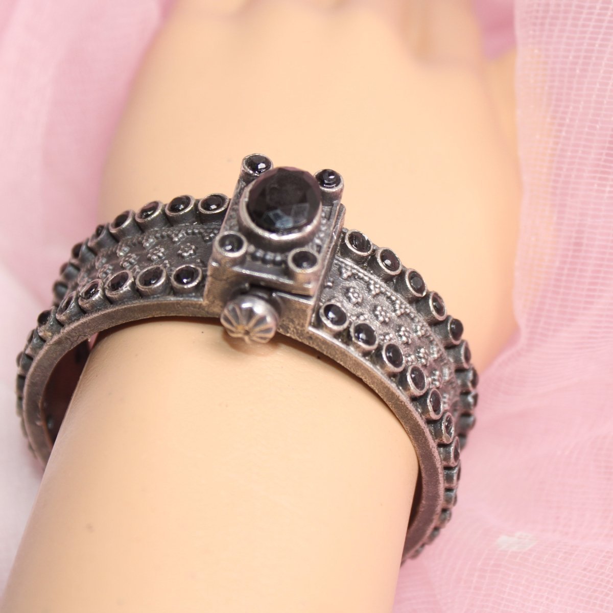 BOHO BIG STONE KADA-BLACK