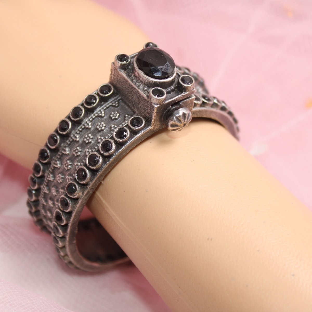 BOHO BIG STONE KADA-BLACK