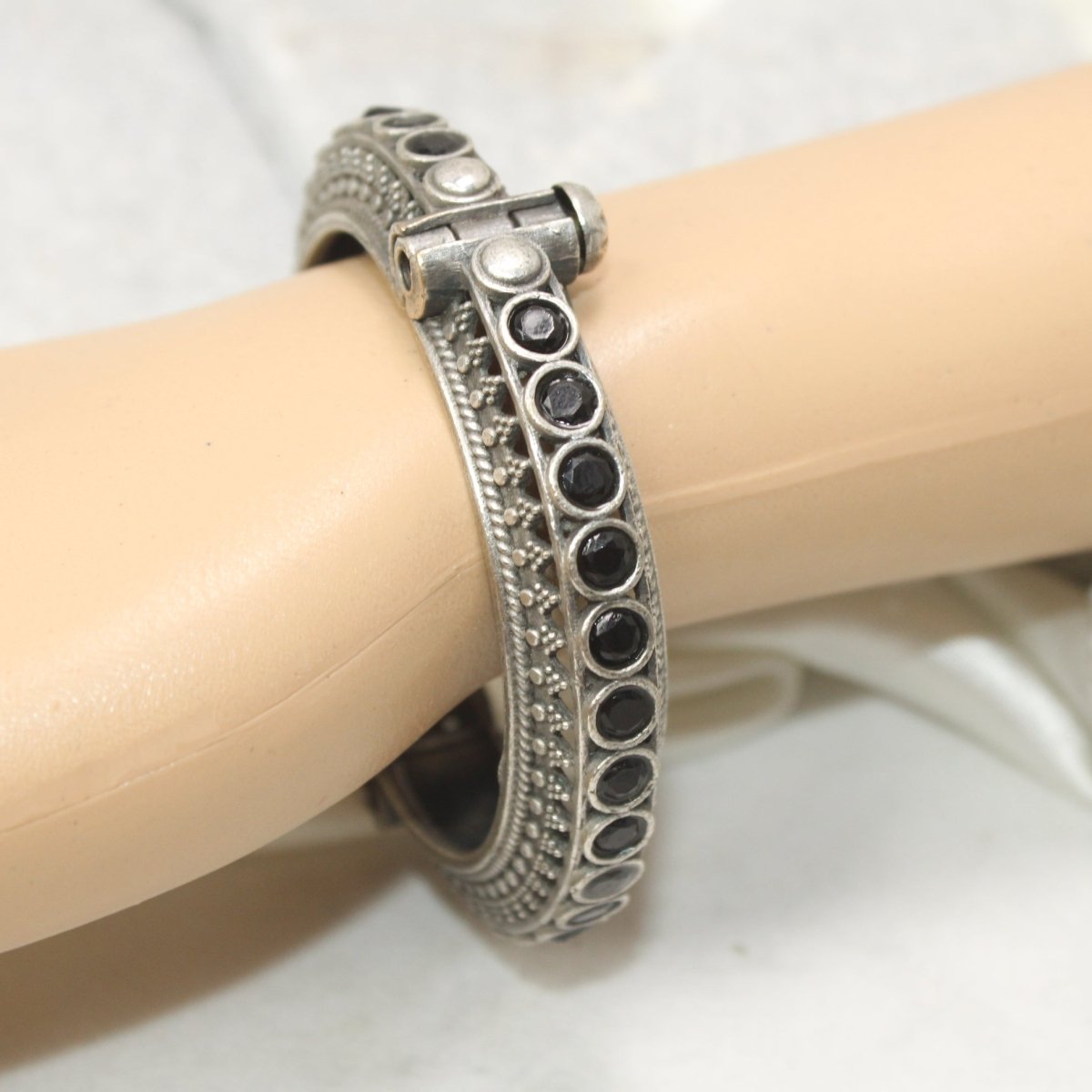 BOHO CHAKRA PATTERN MULTI STONE KADA - BLACK