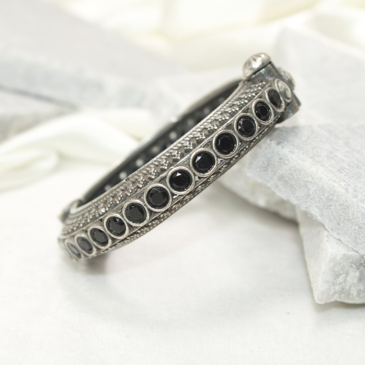BOHO CHAKRA PATTERN MULTI STONE KADA - BLACK