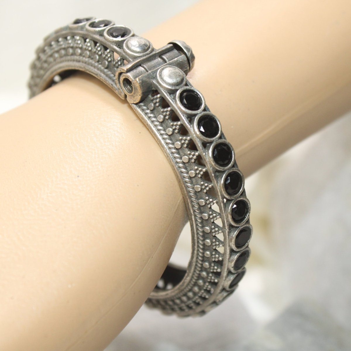 BOHO CHAKRA PATTERN MULTI STONE KADA - BLACK