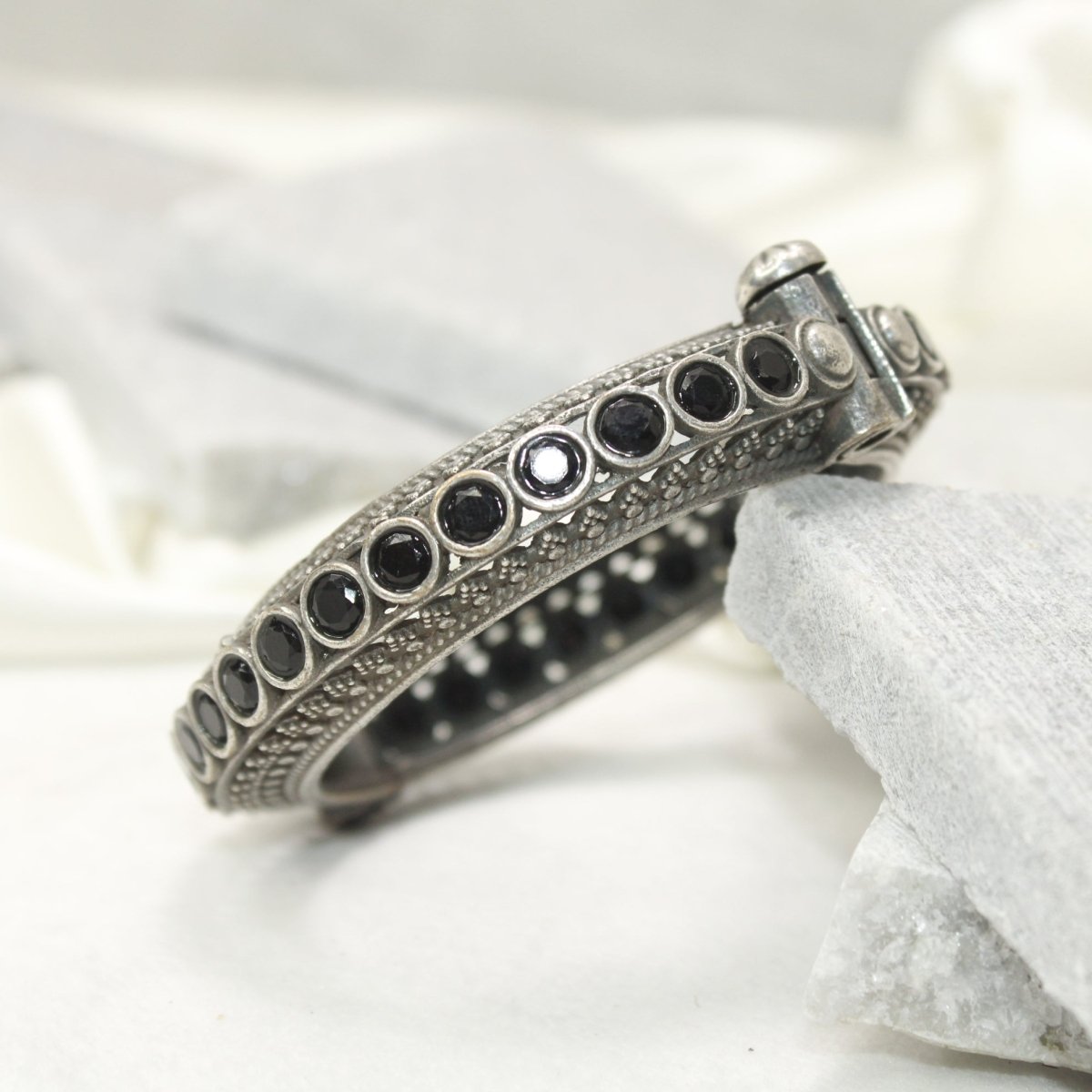 BOHO CHAKRA PATTERN MULTI STONE KADA - BLACK