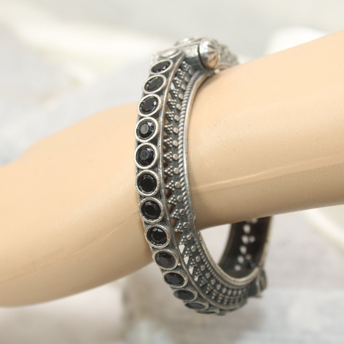 BOHO CHAKRA PATTERN MULTI STONE KADA - BLACK