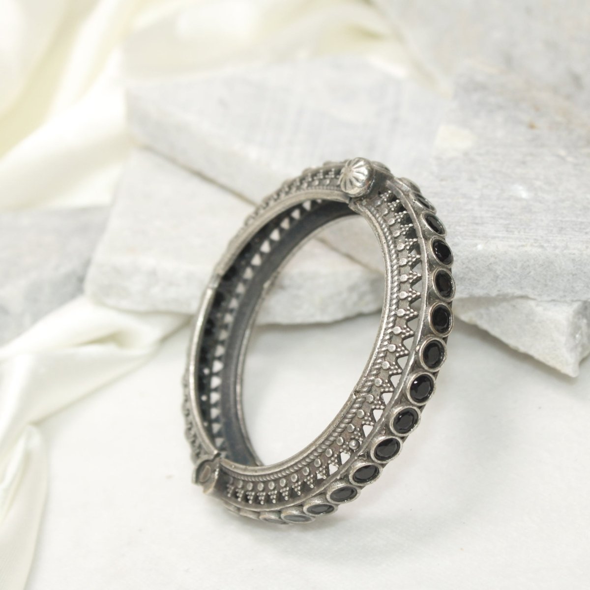 BOHO CHAKRA PATTERN MULTI STONE KADA-BLACK