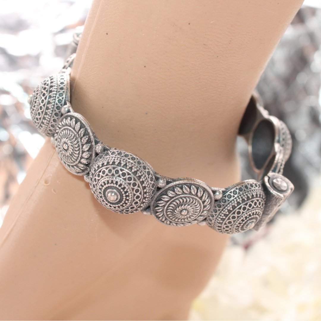 BOHO VINTAGE LOOK SINGLE KADA-CHAKRA DOME-