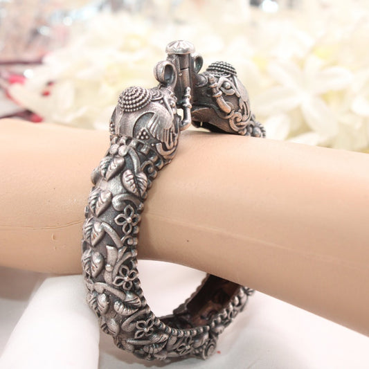 BOHO VINTAGE LOOK SINGLE KADA - ELEPHANT