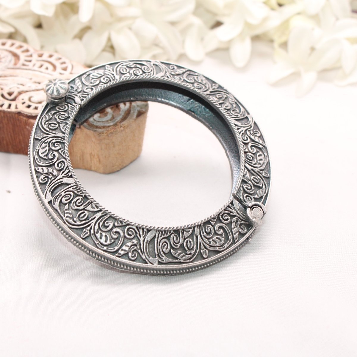 BOHO VINTAGE LOOK SINGLE KADA-FLAT KARIGIRI KADA