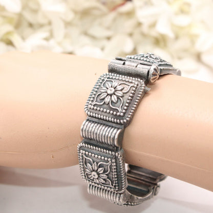 BOHO VINTAGE LOOK SINGLE KADA - FLOWER SQUARE BLOCK