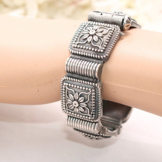 BOHO VINTAGE LOOK SINGLE KADA - FLOWER SQUARE BLOCK