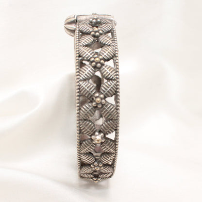 BOHO VINTAGE LOOK SINGLE KADA-LEAF CROSS