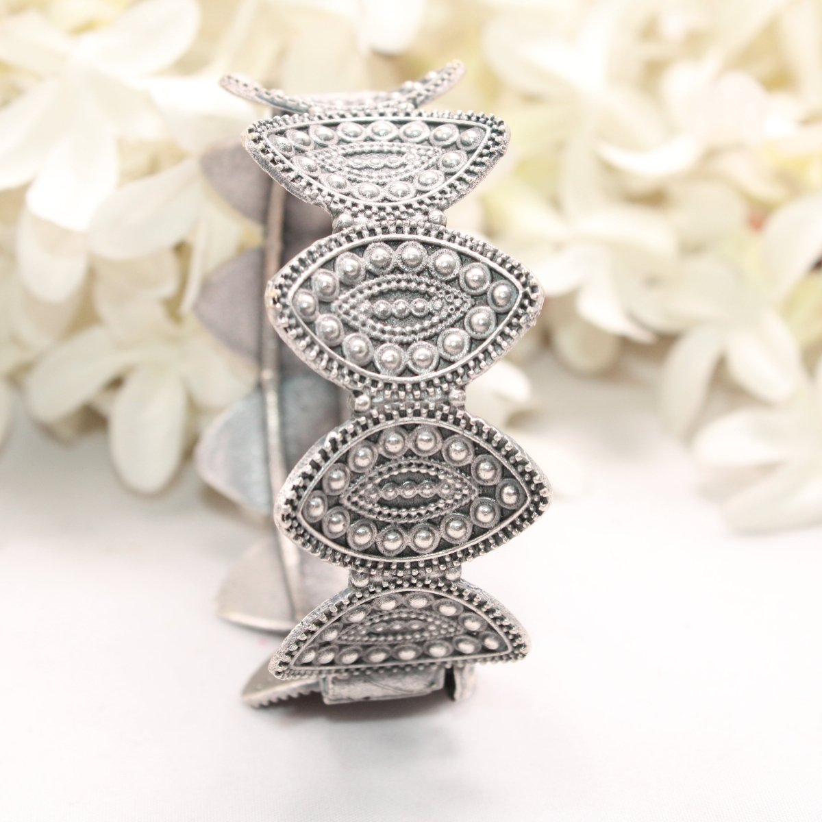 BOHO VINTAGE LOOK SINGLE KADA - LEAF CUTWORK