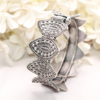 BOHO VINTAGE LOOK SINGLE KADA - LEAF CUTWORK
