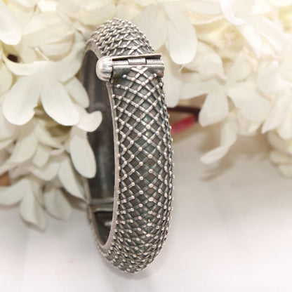 BOHO VINTAGE LOOK SINGLE KADA - MESH PATTERN