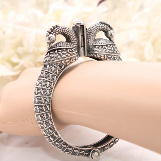 BOHO VINTAGE LOOK SINGLE KADA - PEACOCK