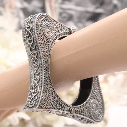 BOHO VINTAGE LOOK SINGLE KADA - SQUARE CURVE CUTTING