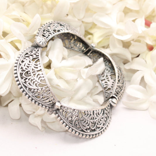 BOHO VINTAGE LOOK SINGLE KADA - SQUARE KARIGIRI