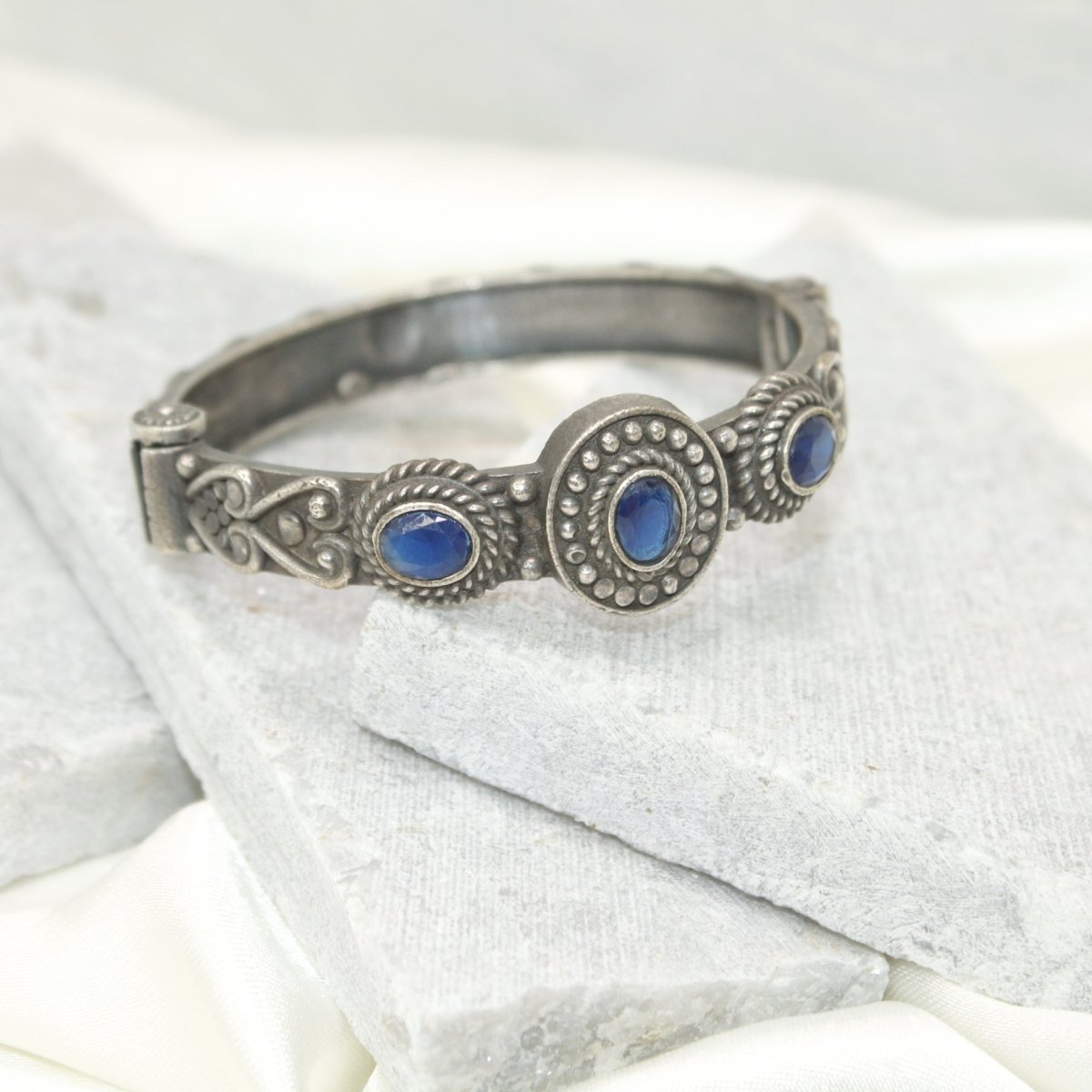 BRACELET LOOK ANTIQUE FINISH KADA - BLUE