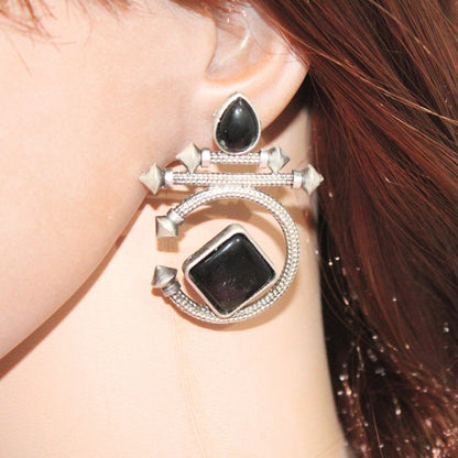 C- SHAPE STUD TYPE DANGLER-BLACK