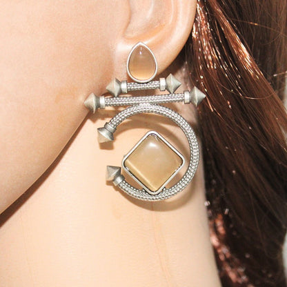 C-SHAPE STUD TYPE DANGLER-LIGHT BROWN