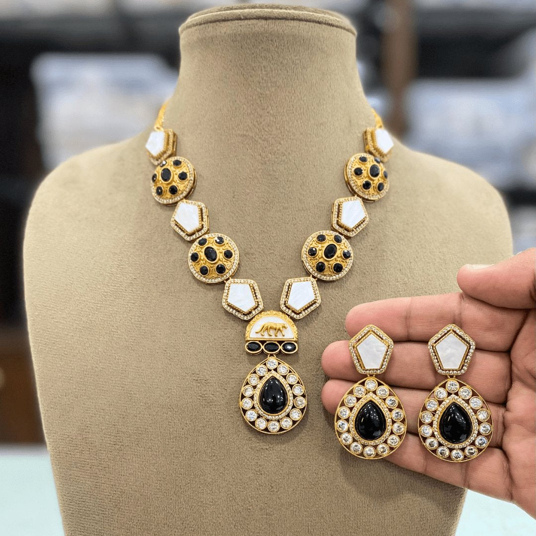 Celebrity-Inspired Black Doublet Stone + Mother of Pearl Necklace Set