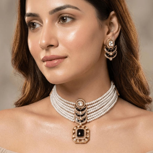 Celebrity-Inspired BLACK PEARL CHOKER