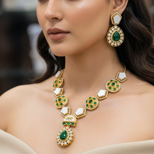 Celebrity-Inspired Green Pendant – White Mother-of-Pearl Base – Emerald Green Doublet Stone