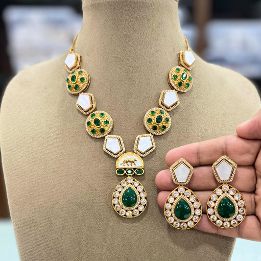 Celebrity-Inspired Green Pendant – White Mother-of-Pearl Base – Emerald Green Doublet Stone