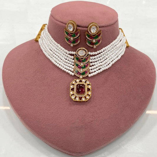 Celebrity-Inspired MULTICOLOUR (GREEN + RUBY) PEARL CHOKER