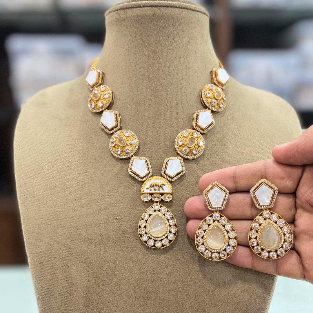 Celebrity-Inspired White & Champagne Doublet Stone Necklace Set with Mother of Pearl detailing